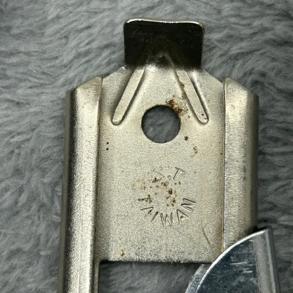 Vintage ST Taiwan Adjustable Jar Opener Stainless Steel Manual Lever Tool Silver